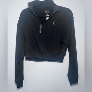 The cutest , softest crop Victoria’s Secret jacket. Size small.